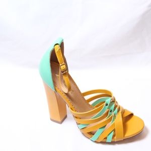 brand new heels sandal new in original box